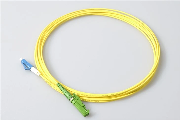 Vezeloptisch patchsnoer Lc naar E2000