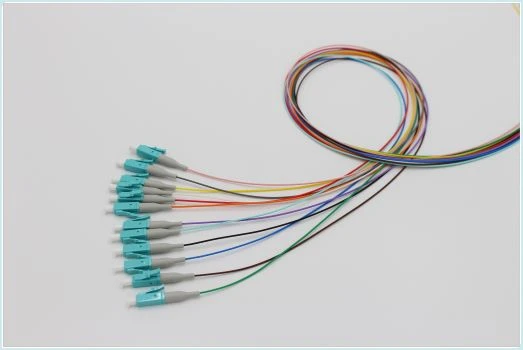 Vezeloptische Pigtail LC UPC OM3 12 KLEUREN