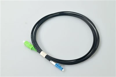 Glasvezelpatchsnoer SC APC NAAR LC UPC Simplex Zwart